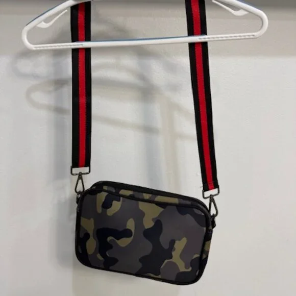 Neoprene Crossbody - Camouflage - Picture 3 of 6